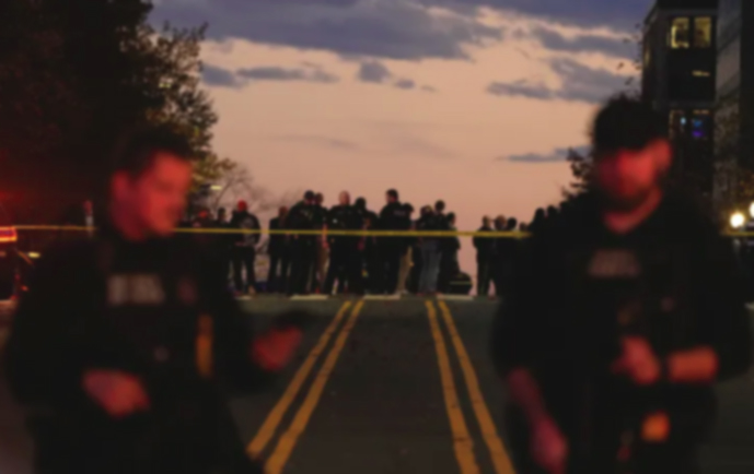 ब्रेकिंग न्यूज़: व्हाइट हाउस के पास गोलीबारी – दो नेशनल गार्ड सैनिक गंभीर रूप से घायल, ट्रंप ने कहा – “उस जानवर को भारी कीमत चुकानी होगी