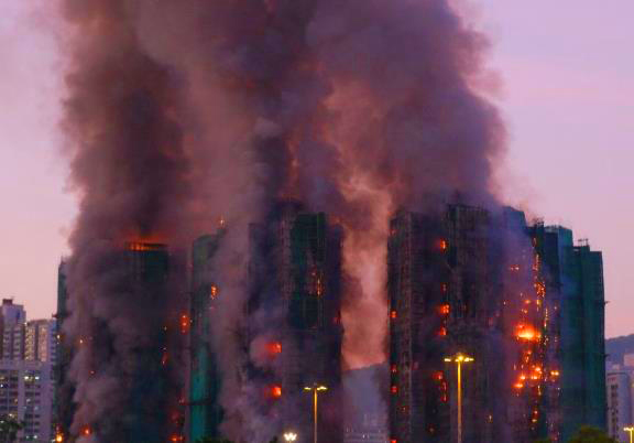हॉन्ग कॉन्ग में ऊँची इमारत में भीषण आग: 55 लोगों की मौत, 279 अब भी लापता